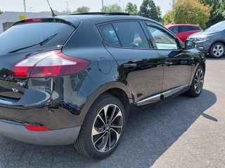 Renault Mégane Renault Mégane 1.2 TCe 131pk Automaat BOSE 5-Deurs | Navi | Clima | Cruise | Panorama Schuifdak | Keyless Entry | Licht+Regensensor | Pdc V+A+Camera | Stoelverwarming | Privacy Glass | 17''lm - afbeelding nr 45