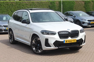 BMW iX3 BMW iX3 High Executive 80 kWh / Panoramadak / 360Camera / Head-up / 20'' / Leder / Harman Kardon / Sfeerverlichting / Dodehoek / DAB / Stoelverwarming / ACC - afbeelding nr 1