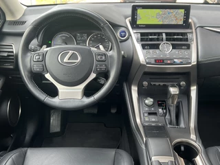 Lexus NX Panoramadak Navigatie Adaptive Cruise Control Leder Carplay Elek Stoelen + Verwarming Camera DAB Hybride Lage Kilometerstand - afbeelding nr 10