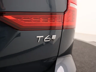 Volvo V60 Volvo V60 T6 PLUG-IN HYBRID LONG RANGE PLUS DARK SCHUIFDAK 360GR CAM TREKH - afbeelding nr 21