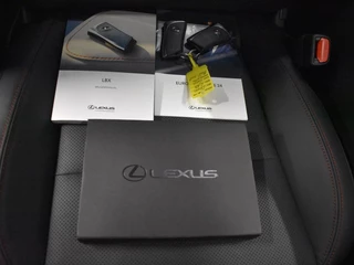 Lexus LBX Lexus LBX 1.5 Hybrid Elegant | Tech Pack | Parkeersensoren V+A | Leder - afbeelding nr 9