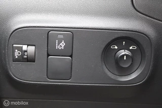 Citroën C3 Citroen C3 1.2 PureTech Feel Edition, Cruise, Pdc, App connect, Navi, Clima, Donkerglas. - afbeelding nr 28