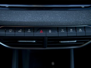 Škoda Octavia | Matrix LED | Lodge Interieur | Chrome pakket | Stoel-, Stuur- & voorruitverwarming | Navi 13inch | Wireless App-connect | El. achterklep m.sensor | ACC | Winterpakket - afbeelding nr 32
