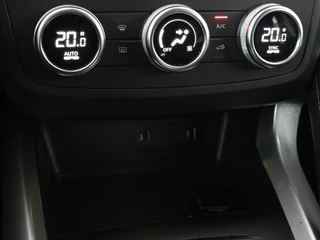 Renault Kadjar Renault Kadjar 1.3 TCe Zen | Automaat | Stoelverwarming |  Trekhaak | Navigatie | Climate control | Keyless | Parkeerhulp | Cruise control - afbeelding nr 26