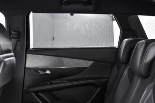 Peugeot 5008 | Dig. Cockpit | Adapt. Cruise | Stoelverw. | PDC | Camera | NAV + App. Connect | ECC | Elek. Klep | LM 19