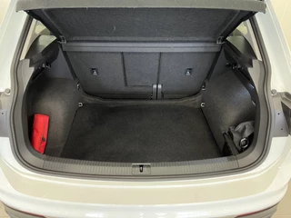 Volkswagen Tiguan Volkswagen Tiguan 1.5 TSI Life Business / 150PK / NAVI / STOEL-STUURVERW. / PDC / 1800KG TREKG. - afbeelding nr 32