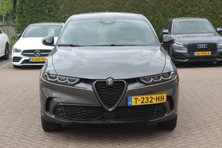 Alfa Romeo Tonale Alfa Romeo Tonale 1.3T PHEV Edizione Speciale / Trekhaak / Camera / Leder / Apple CarPlay / 20'' / Virtual Cockpit / Matrix LED / Keyless / DAB / ACC / Stuurverwarming - afbeelding nr 8