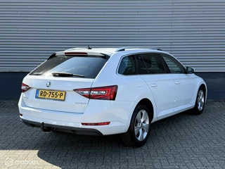Škoda Superb Skoda Superb Combi 1.6 TDI Ambition PANORAMADAK, TREKHAAK - afbeelding nr 6