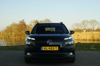 Citroën C4 Cactus Citroen C4 Cactus 1.2 82PK Shine | Noir Obsedien | Camera/PDC/NAV/Trekhaak - Keurig! - afbeelding nr 4