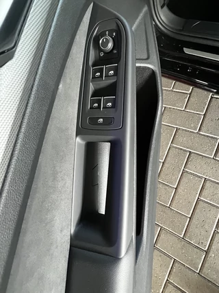 Volkswagen Golf Volkswagen Golf 1.5 eTSI Edition 50 / Panoramadak / HUD / ACC / Matrix LED - afbeelding nr 16