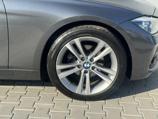 BMW 3 Serie BMW 3-serie Touring 318i Centennial High Executive - afbeelding nr 10