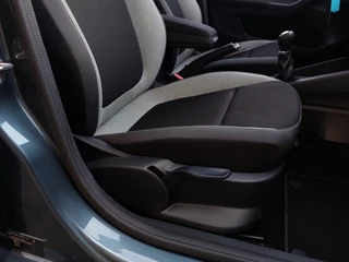 Škoda Fabia Škoda Fabia Combi 1.2 TSI 90pk Ambition Businessline | Origineel NL | Navi | Airco | Cruise | Bluetooth Carkit+Streaming | Pdc | Mistlampen | 15''lm - afbeelding nr 28