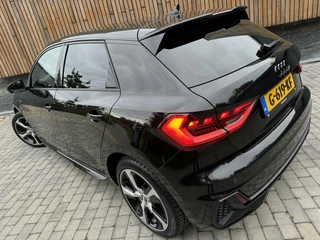 Audi A1 Sportback Audi A1 Sportback 30 TFSI S Line Automaat | Apple CarPlay | LED verlichting | Parkeersensoren achter | Rode remklauwen | Airconditioning | Cruise control | Lane assist | Half leer/stof - afbeelding nr 42