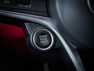 Alfa Romeo Giulia Alfa Romeo Giulia 2.0T Super | PANORAMADAK | KEYLESS | DNA | LANE ASSIST | VOL OPTIES! - afbeelding nr 38