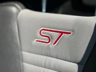 Ford Fiesta Ford Fiesta ST RACE RED 182 PK / AIRCO RECARO STOELVERWARM BT PDC CAMERA - afbeelding nr 48