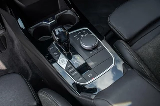 BMW 1 Serie BMW 1-serie 118i Sport Executive, NAP,Half Leder,Carplay,BTW - afbeelding nr 17