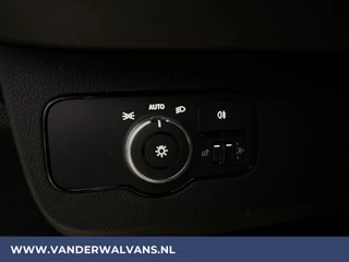 Mercedes-Benz Sprinter Mercedes-Benz Sprinter 315 CDI 150pk L3H2 Euro6 Airco | Camera | Cruiscontrol | Stoelverwarming bluetooth telefoonvoorbereiding, Bijrijdersbank - afbeelding nr 17