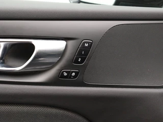 Volvo V60 Volvo V60 T6 PLUG-IN HYBRID R-DESIGN SCHUIFDAK ACC KEYLESS 19INCH STOELVER - afbeelding nr 12
