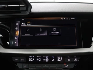 Audi A3 Audi A3 30 TFSI S edition | Carplay | Trekhaak | Sportstoelen | Navigatie | Virtual Cockpit | Half leder | Full LED | Climate control | Cruise control | Getint glas - afbeelding nr 18