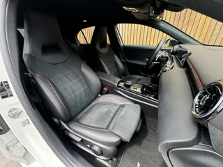 Mercedes-Benz A-Klasse Mercedes A-klasse 200 AMG-styling Automaat | Widescreen Navi | Stoelverwarming | Getint glas | Metallic lak | Parkeersenoren voor en achter | Achteruitrijcamera - afbeelding nr 33