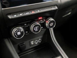 Renault Captur Renault Captur 1.3 TCe 140 Intens 141Pk Automaat (APPLE CARPLAY, GROOT NAVI, VIRTUAL COCKPIT, STOELVERWARMING, SPORTSTOELEN, CAMERA, KEYLESS, CRUISE, NIEUWSTAAT) - afbeelding nr 9