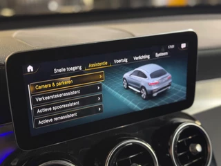 Mercedes-Benz GLC Mercedes-Benz GLC-klasse Coupé 300e 4MATIC Business Solution AMG | sfeerverlichting | keyless | Camera | DAB - afbeelding nr 28