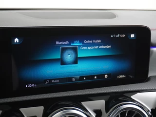 Mercedes-Benz CLA Mercedes-Benz CLA 250e AMG // Panoramadak // Memory // Sfeerverlichting // MultiBeam LED // Keyless // Night Pakket // Augmented Reality - afbeelding nr 31