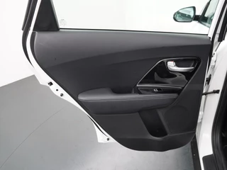 Kia Niro - Navigatie - Camera - Climate control - Cruise control - Trekhaak - Fabrieksgarantie tot 06-2027 - afbeelding nr 39