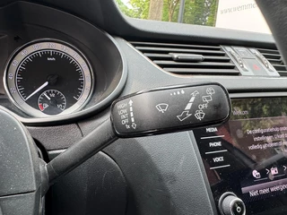 Škoda Octavia Škoda Octavia Combi 1.6 TDI Greentech Clever Edition Lichtmetalen velgen/Cruise Control/Parkeersensoren - afbeelding nr 21