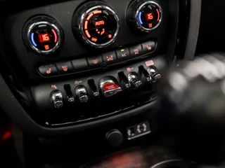 MINI Clubman (PANORAMADAK, GROOT NAVI, KUIPSTOELEN, LEDER/ALCANTARA, STOELVERWARMING, HARMAN/KARDON, LED KOPLAMPEN, CRUISE, NIEUWSTAAT) - afbeelding nr 25