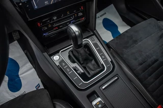 Volkswagen Passat Volkswagen Passat Variant 2.0 TSI R-Line Business+, Pano - afbeelding nr 19