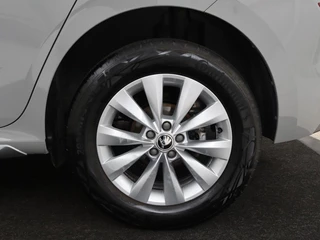 Škoda Kamiq Skoda Kamiq 1.5 TSI Business Edtion | Stoelverwarming |  Camera | Trekhaak | Carplay | Keyless | Full LED | Virtual Cockpit | Navigatie | Climate control | Parkeerhulp | Cruise control - afbeelding nr 27