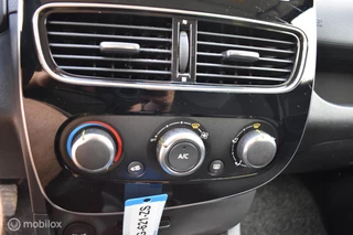 Renault Clio Renault Clio Estate 0.9 TCe Limited 2020|Airco|Cruise|Navi - afbeelding nr 16