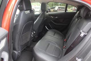 Jaguar I-PACE Jaguar I-PACE EV400 First Edition 90 kWh / Full option / Panoramadak / 360Camera / Head-up / Luchtvering / Leder / Meridian / Stuurverwarming - afbeelding nr 11