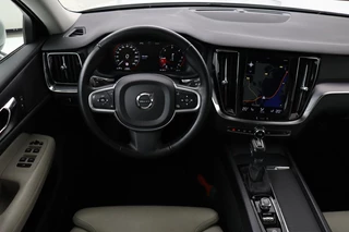 Volvo V60 Volvo V60 2.0 D4 MomentPro | Leder | Trekhaak |  Stoelverwarming | Adaptive cruise | Carplay | Navigatie | DAB | Camera | Full LED | Climate control - afbeelding nr 3