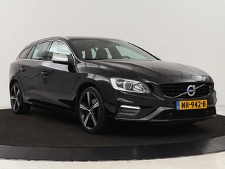 Volvo V60 Volvo V60 1.5 T3 R-Design | Stoelverwarming | Xenon |  Leder/Alcantara | Navigatie | Trekhaak | Parkeerhulp | Climate control | Cruise control - afbeelding nr 28