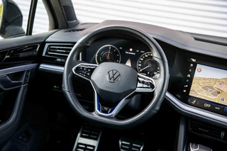 Volkswagen Touareg Volkswagen Touareg R 3.0 TSi eHybrid 4MOTION | Full Option | Panodak | Massage | Trekhaak | Black Style | 21 inch | - afbeelding nr 28