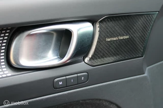 Volvo XC40 Volvo XC40 1.5 T3 R-Design, Pano, Trekhaak, Winterset, Pdc + camera, 360 vieuw, Stoel/stuur verwarming, Keyless, Carplay, Donkerglas, Harman kardon, Clima, Navi, Elektrische achterklep. - afbeelding nr 16