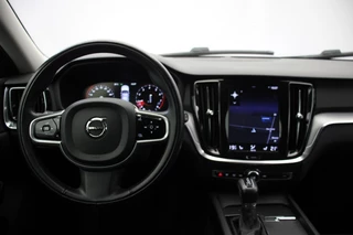 Volvo V60 Volvo V60 2.0 T5 Momentum Pro Automaat - Carplay, Stoelverw. - afbeelding nr 3