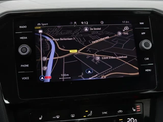 Volkswagen Passat Volkswagen Passat 1.4 TSI GTE | Stoel & stuurverwarming | Camera | Carplay | Trekhaak | Adaptive cruise | Standkachel | Navigatie | Full LED - afbeelding nr 17