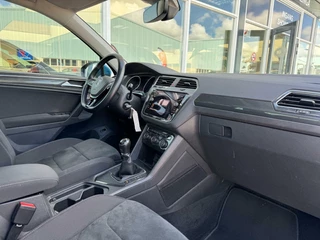 Volkswagen Tiguan Volkswagen Tiguan 1.5 TSI Comfortline Business|Panorama|ACC|Stoelverwarming|PDC|Airco|Navi| - afbeelding nr 27