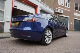 Tesla Model 3 Tesla Model 3 Long Range AWD 75 kWh Dual Motor | Nederlandse BTW auto | 351 pk | Panorama | Auto Pilot | Leer | Electrische stoelen met memory en verwarming | 19inch sportvelgen - afbeelding nr 13