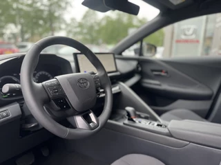 Toyota C-HR Dodenhoekdetectie, Navigatie, Parkeersensoren V + A , All-in Rijklaarprijs - afbeelding nr 19