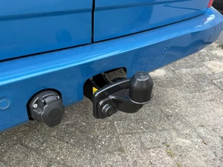 Ford Transit Custom Ford Transit Custom 300 2.0 TDCI L2H1 Limited DC 136pk | SCI | Dubbele Cabine | Digital Aqua Blue | Trekhaak | Dubbele Schuifdeur | Bijrijdersstoel | Sidesteps | Bumperpakket | Zwarte velgen  | Stoelverwarming | Camera - afbeelding nr 3