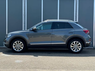 Volkswagen T-Roc Volkswagen T-Roc 1.5 TSI 150pk DSG Style | IQ Light | Camera | Alcantara | Trekha - afbeelding nr 25