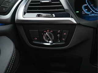 BMW iX3 BMW iX3 High Executive 80 kWh [ 3-Fase ] (INCL-BTW) *PANO | LUXURY-LEATHER | FULL-LED | DAB | CARPLAY | ADAPTIVE-CRUISE | DIGI-COCKPIT | BLINDSPOT | HARMAN/KARDON-SOUNDSYTEM | HEAD-UP | KEYLESS | TOP-VIEW | SPORT-SEATS | TOWBAR  | . - afbeelding nr 26