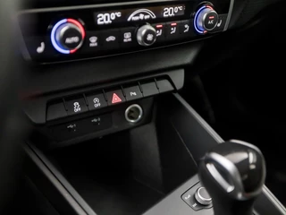 Audi A1 Sportback Automaat (VIRTUAL COCKPIT, CLIMATE, STOELVERWARMING, SPORTSTOELEN, GETINT GLAS, LANE ASSIST, LM VELGEN, CRUISE, NIEUWSTAAT) - afbeelding nr 23