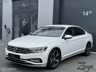 Volkswagen Passat 1.5 TSI Elegance Business R | DSG | Ergo |