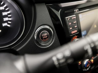 Nissan QASHQAI (PANORAMADAK, NAVIGATIE, CLIMATE, 360 CAMERA, STOELVERWARMING, SPORTSTOELEN, KEYLESS, LED KOPLAMPEN, NIEUWSTAAT) - afbeelding nr 24