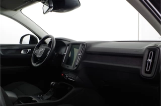 Volvo XC40 Volvo XC40 1.5 T3 > 157pk/Afneembare trekhaak/Camera/Getint glas/18inch velgen... - afbeelding nr 4